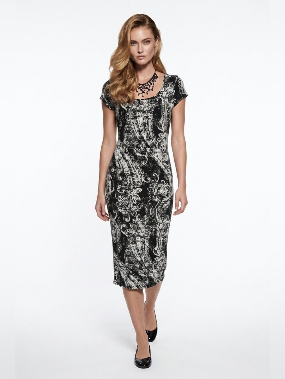 Light and flirty knee length dress